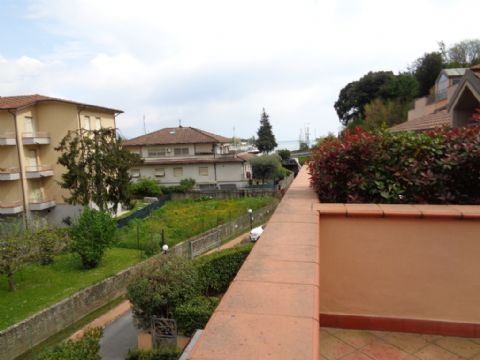 AMEGLIA IN PIANO 7 VANI CON GIARDINO rif. 1721