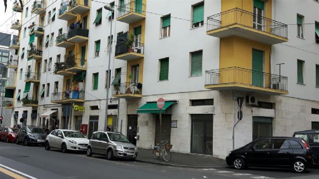 VIA XXIV MAGGIO FONDO COMMERCIALE rif. 25